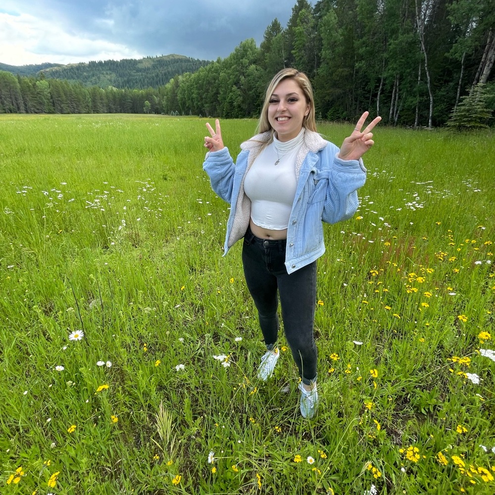 Meet your Posher, Alina